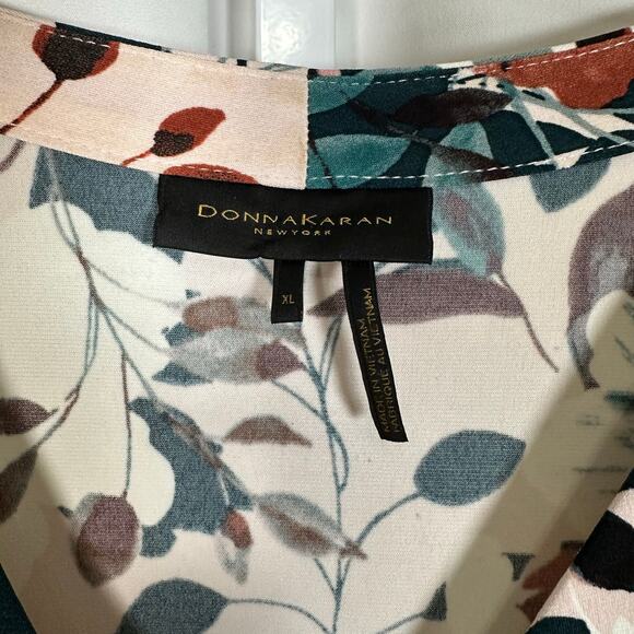 Donna Karen Sz XL Floral Gathered V-neck Sleeveless Blouse Careerwear‎ - Picture 3 of 7